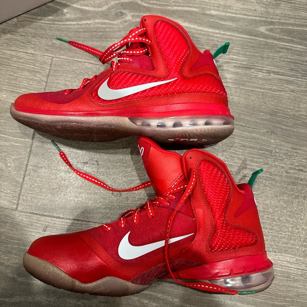 Nike Lebron 9s Christmas Edition
